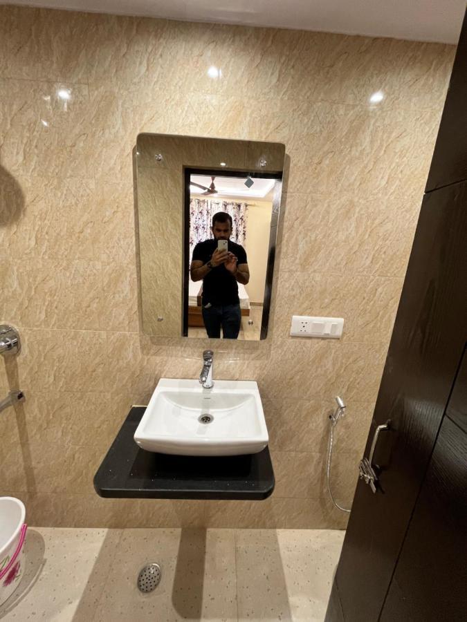 Hotel Mahalaxmi Deluxe ニューデリー エクステリア 写真