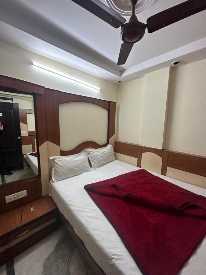 Hotel Mahalaxmi Deluxe ニューデリー エクステリア 写真