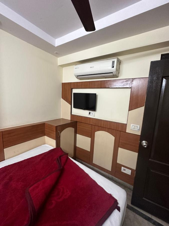 Hotel Mahalaxmi Deluxe ニューデリー エクステリア 写真